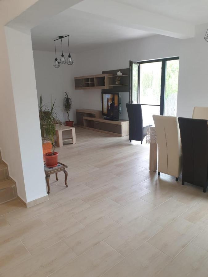 Ferienwohnung Casa Colt De Rai Ogradina Exterior foto