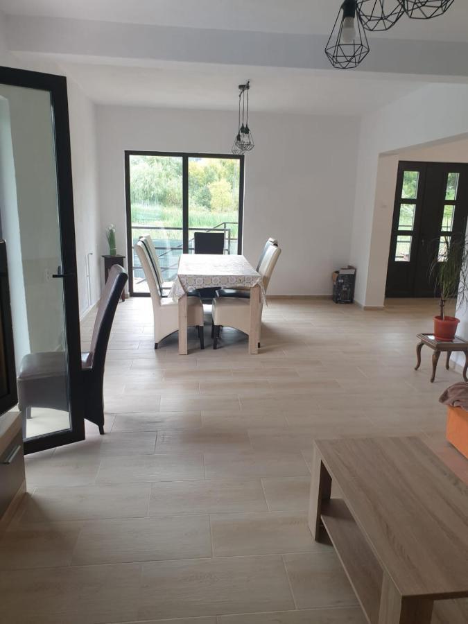 Ferienwohnung Casa Colt De Rai Ogradina Exterior foto