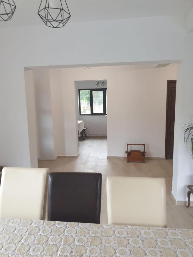 Ferienwohnung Casa Colt De Rai Ogradina Exterior foto