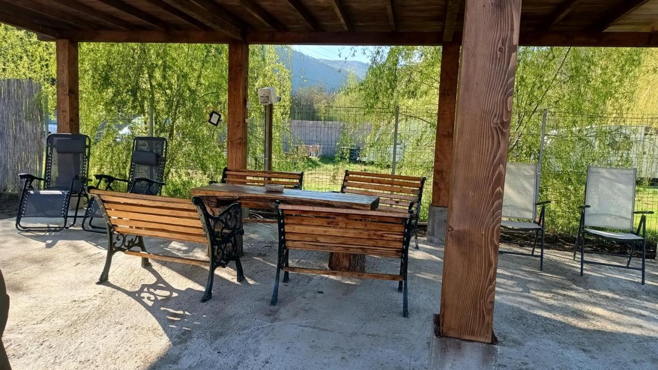 Ferienwohnung Casa Colt De Rai Ogradina Exterior foto
