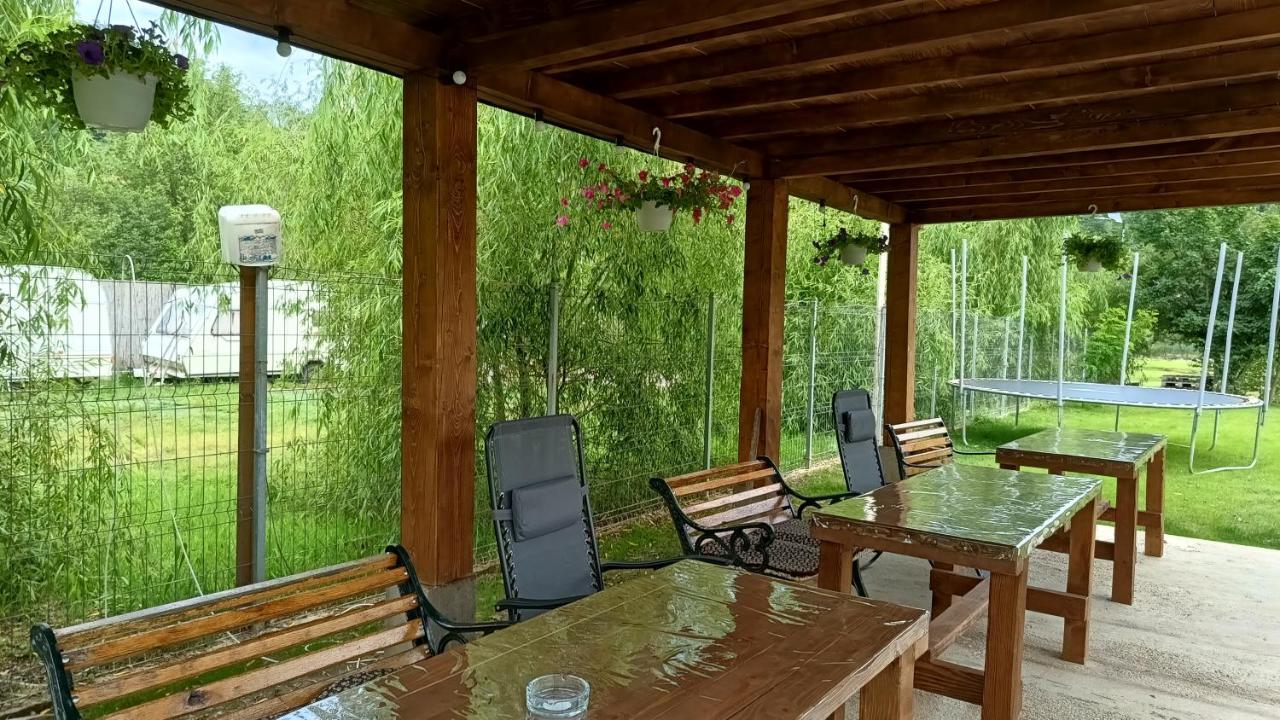 Ferienwohnung Casa Colt De Rai Ogradina Exterior foto