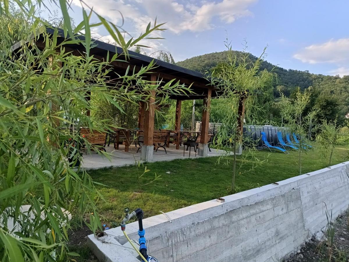 Ferienwohnung Casa Colt De Rai Ogradina Exterior foto