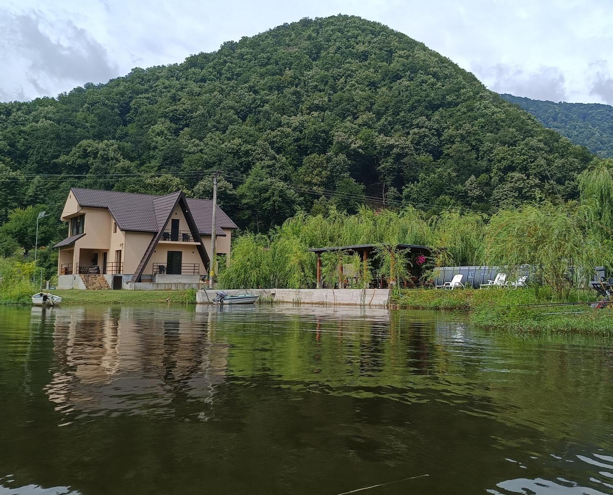 Ferienwohnung Casa Colt De Rai Ogradina Exterior foto