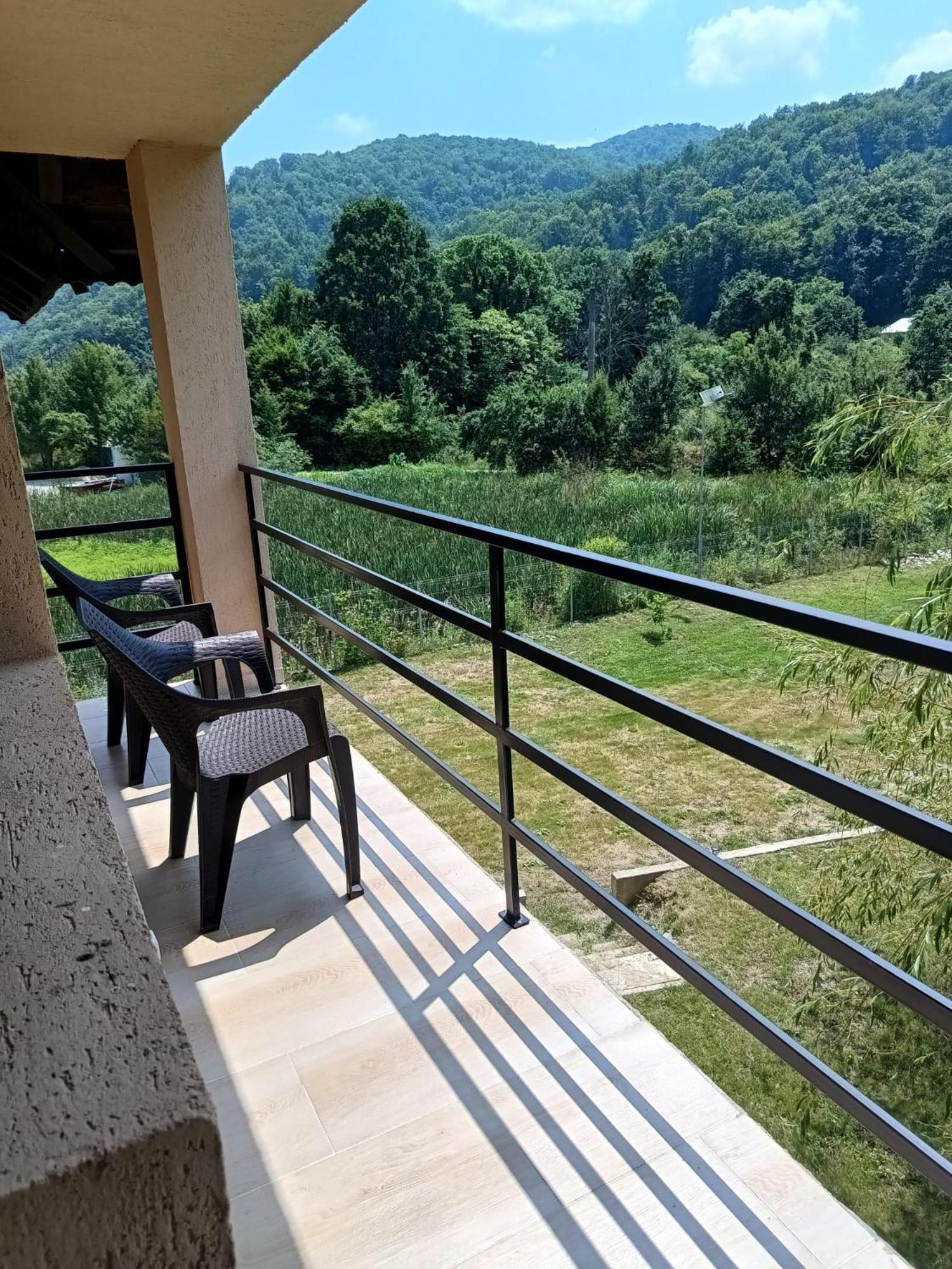 Ferienwohnung Casa Colt De Rai Ogradina Exterior foto